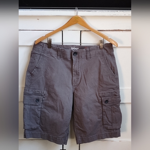 Urban Pipeline Men's Gray Cargo Shorts | Size 33 - Picture 1 of 6